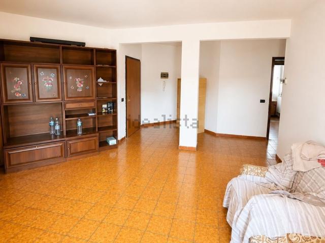 Appartamento in vendita a Re, Reggio Emilia