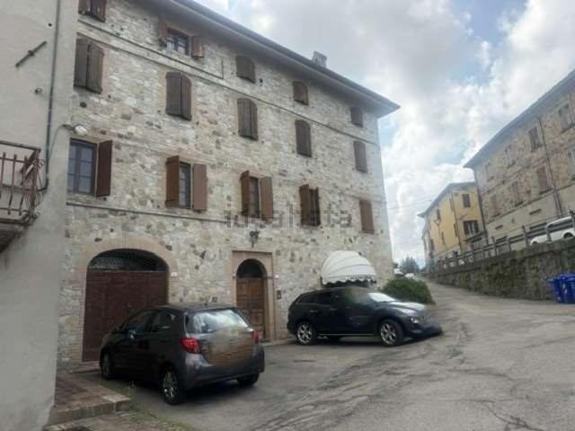 Appartamento in vendita a Tizzano Val Parma, Reggio Emilia