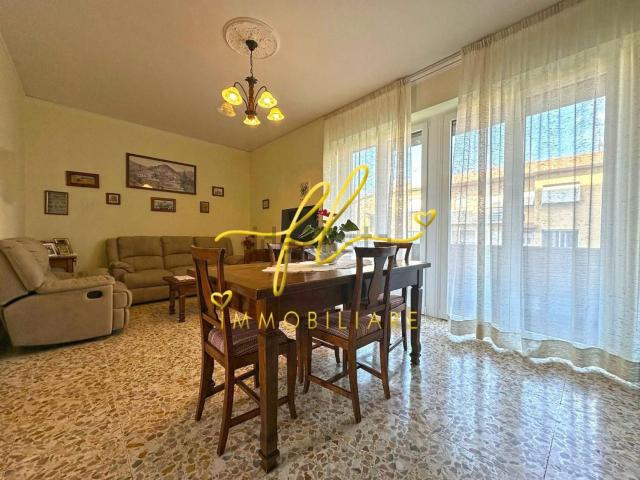 Appartamento in vendita a Cecina, Toscana