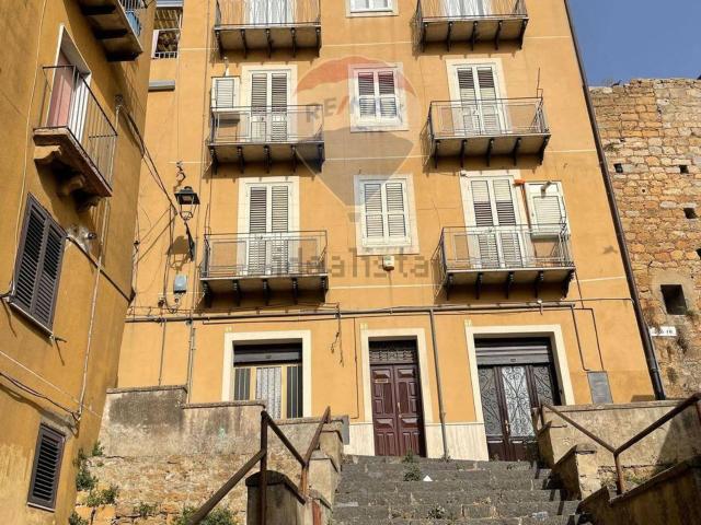 Appartamento in vendita a Canali, Piazza