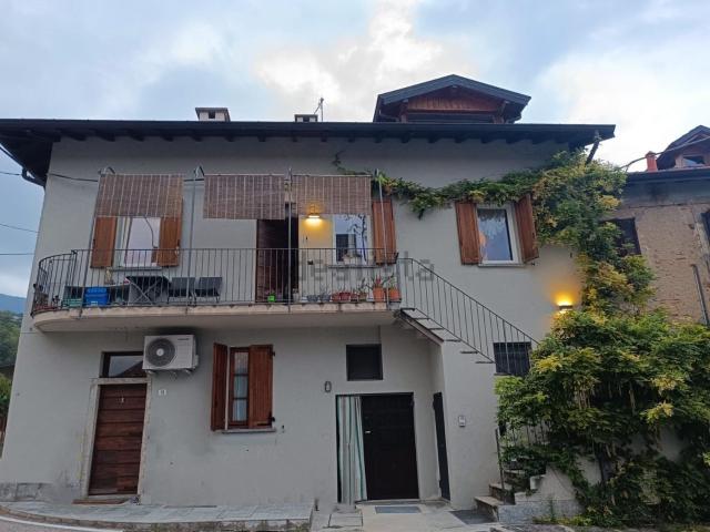 Attico in vendita a Voltorre, Gavirate