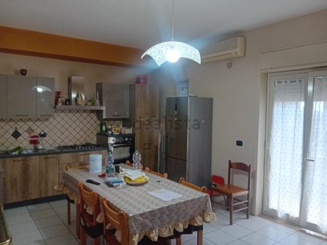 Appartamento in vendita a Adrano, Catania