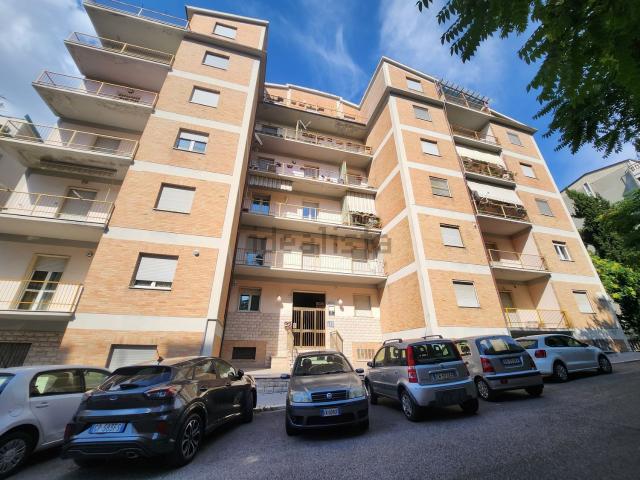 Appartamento in vendita a Campobasso, Molise