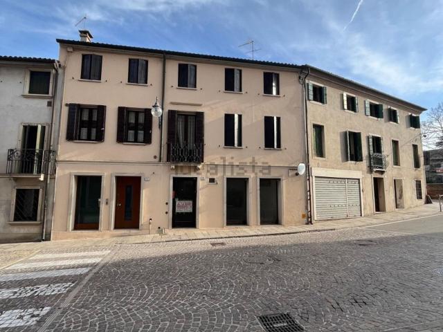 Appartamento in vendita a Este, Padova