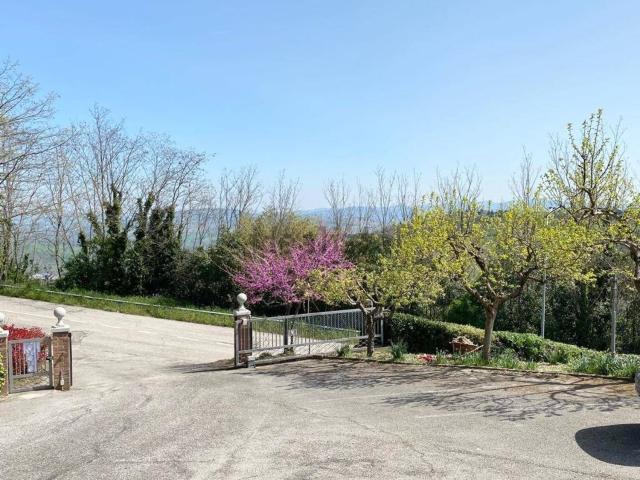 Appartamento in vendita a Marche, Pesaro E Urbino