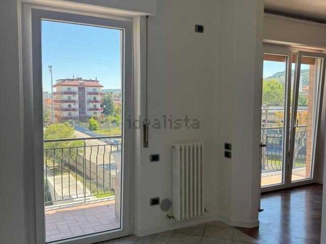 Appartamento in vendita a Marina di sotto, Marche