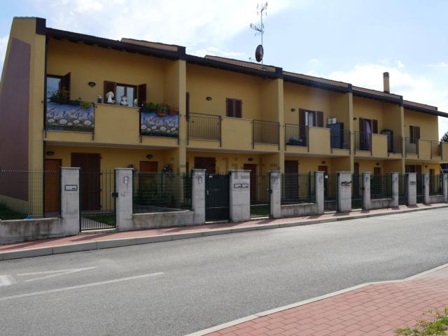 Appartamento in vendita a Varallo Pombia, Novara