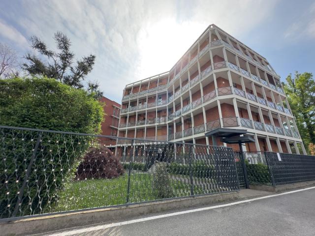 Appartamento in vendita a Biassono, Lombardia