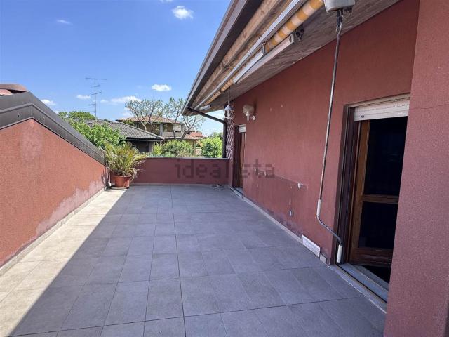 Attico in vendita a Desenzano Del Garda, Lombardia