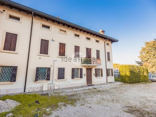 Appartamento in vendita a Sommacampagna, Veneto