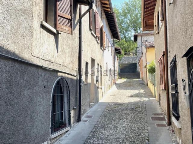 Appartamento in vendita a Lonato, Lombardia