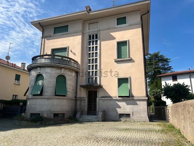Appartamento in vendita a Valle Olona, Varese