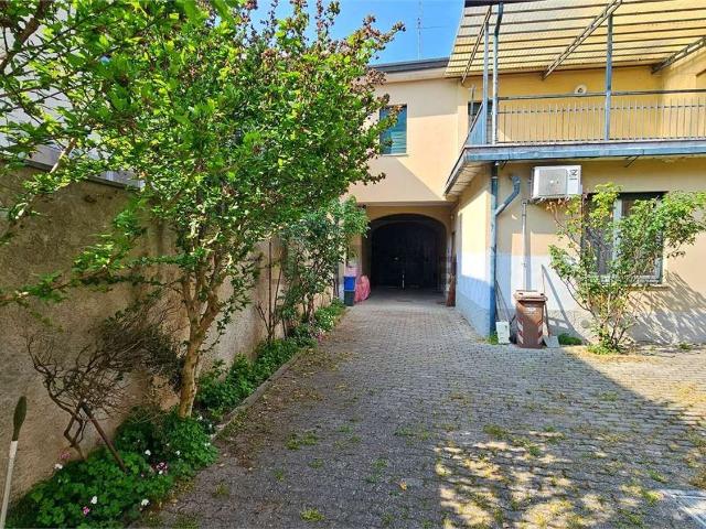 Appartamento in vendita a Abbiategrasso, Lombardia