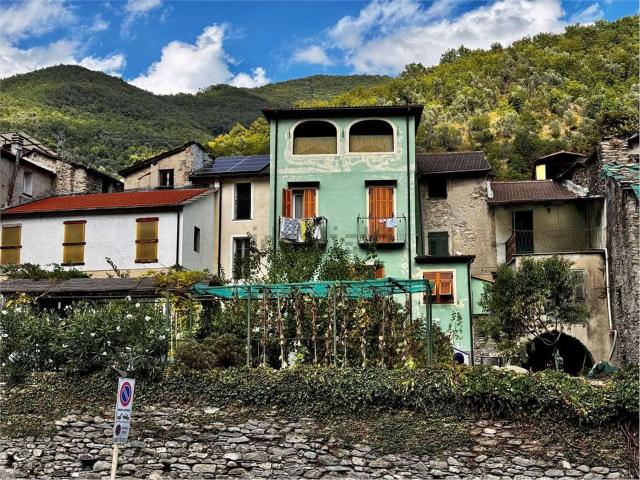 Appartamento in vendita a Pieve Di Teco, Liguria