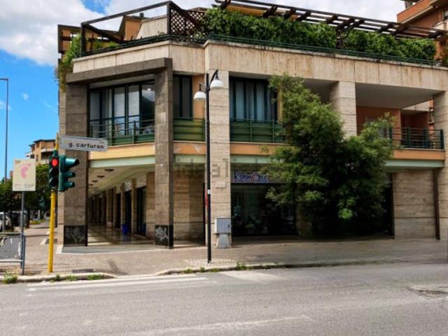 Appartamento in vendita a Goretti, Latina