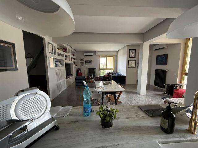 Appartamento in vendita a Mezzana, Prato