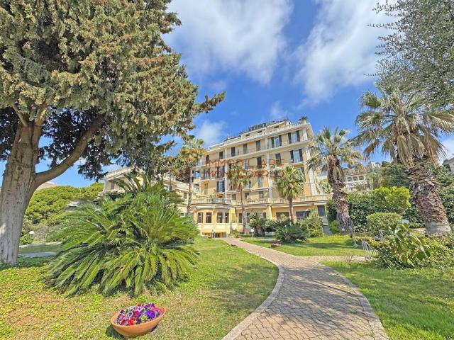Appartamento in vendita a Bordighera, Liguria