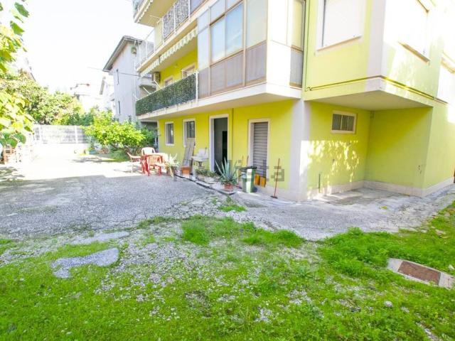 Appartamento in vendita a Paese Alto, Marche
