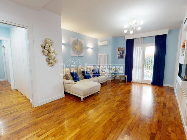 Appartamento in vendita a Lusciano, Campania