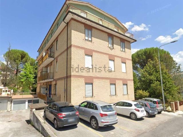 Appartamento in vendita a Quartiere Feggiani, Castelraimondo