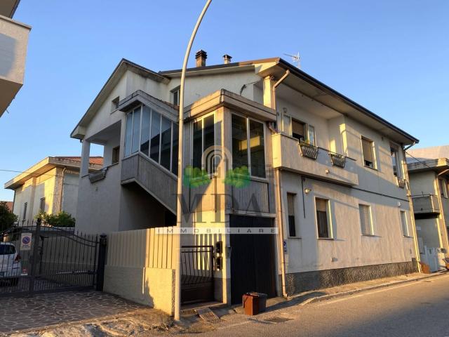 Appartamento in vendita a Martinsicuro, Teramo