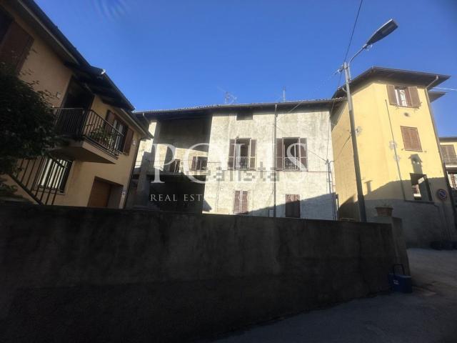 Appartamento in vendita a Buccinigo, Erba