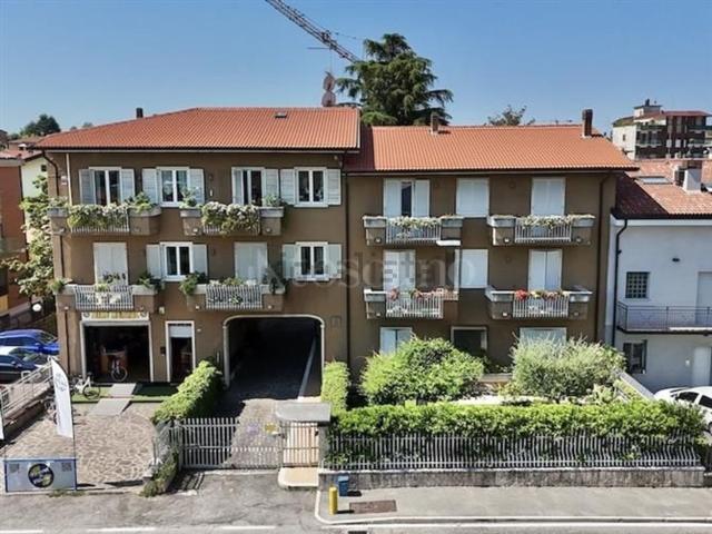 Appartamento in vendita a Peschiera Del Garda, Veneto