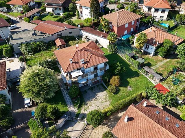 Appartamento in vendita a Abbazia, Sesto Calende