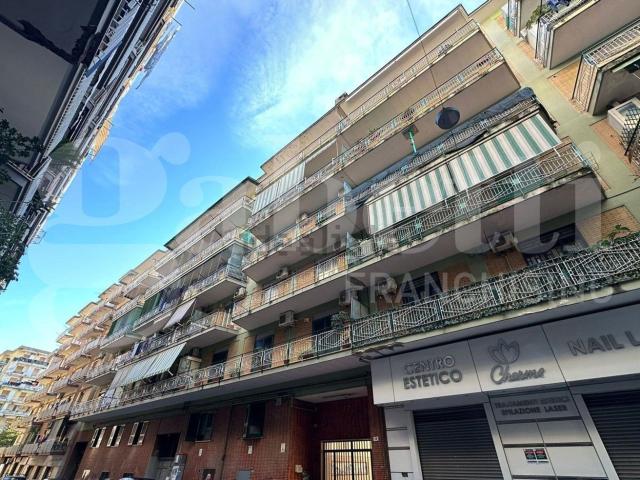 Appartamento in vendita a Arzano, Campania