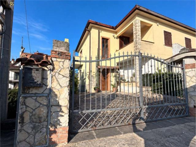 Appartamento in vendita a Ceccano, Frosinone