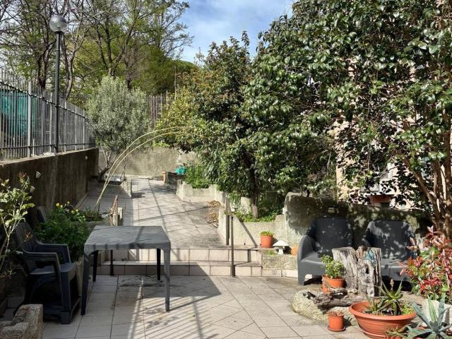 Appartamento in vendita a Centro Ovest, Serra Riccò