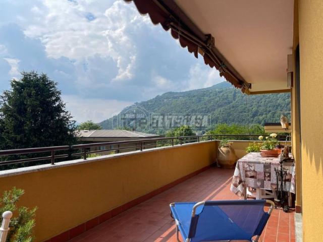 Appartamento in vendita a Lipomo