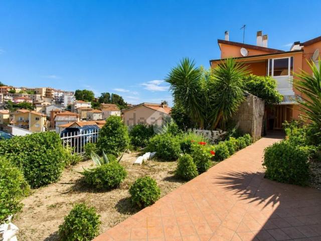 Appartamento in vendita a Figuretta, Marche