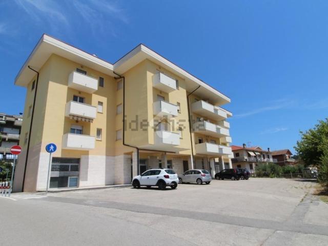Appartamento in vendita a Bellante Stazione, Bellante