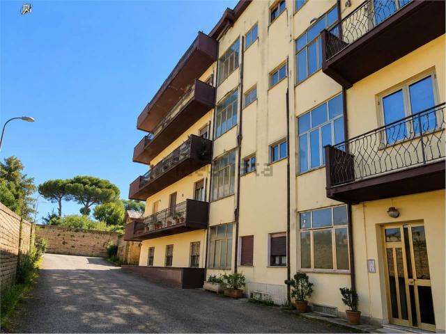 Appartamento in vendita a Ronciglione, Lazio
