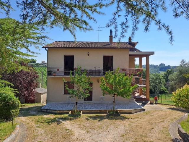 Appartamento in vendita a Amelia, Umbria