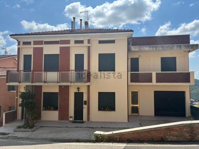 Appartamento in vendita a Vallefoglia, Marche