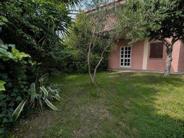 Appartamento in vendita a Dogana, Luni