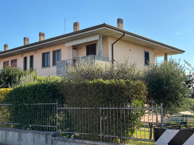 Attico in vendita a Sandrà, Castelnuovo del Garda