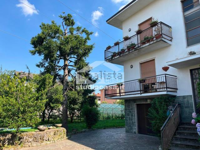 Appartamento in vendita a Curno, Lombardia