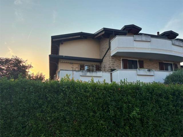 Appartamento in vendita a Meda, Lombardia