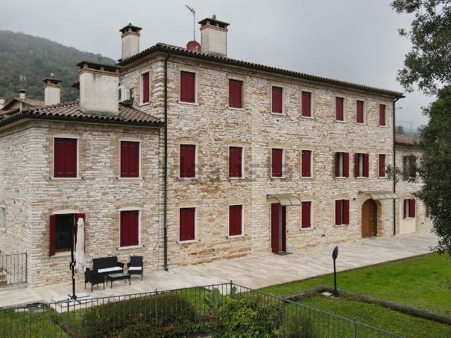 Attico in vendita a Pieve del Grappa, Possagno
