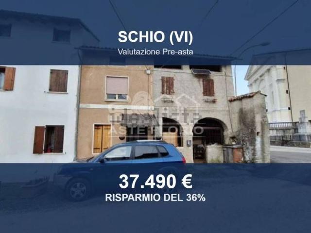 Appartamento in vendita a Contrà Sant' Ulderico, Schio