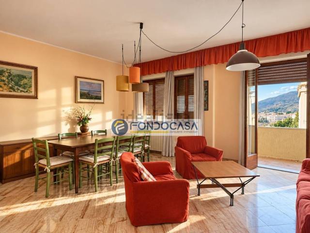 Appartamento in vendita a Camponelli, Massa