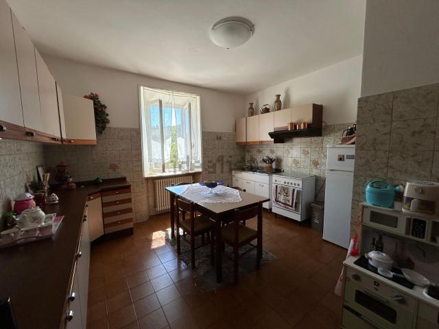 Appartamento in vendita a Fornovo Di Taro, Reggio Emilia