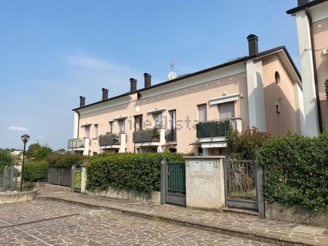 Appartamento in vendita a Robbiate, Lecco
