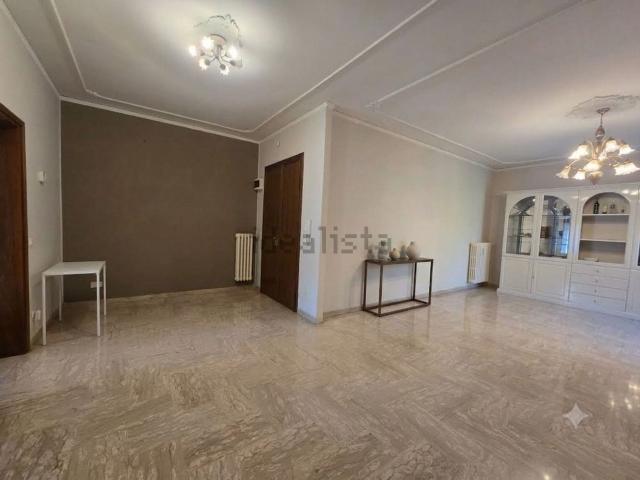 Appartamento in vendita a Rotonda, Modena