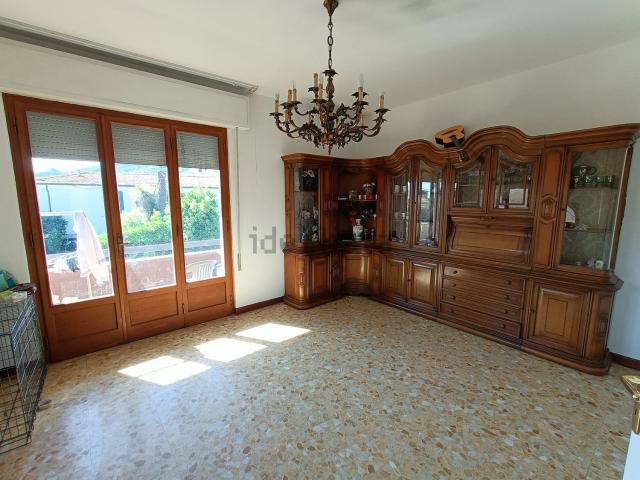 Appartamento in vendita a San Carlo, Marina Di Massa