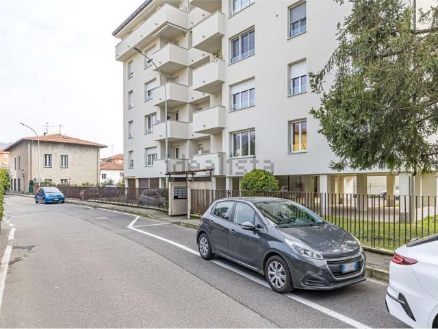 Appartamento in vendita a Como, Lombardia