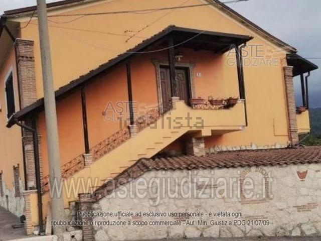 Appartamento in vendita a Ortucchio, L'Aquila